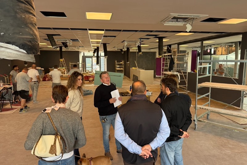 Il geometra Gian Antonio Muserle spiega il progetto in cantiere